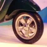 Vespa-VXL-150-Wheels-tyres-56772